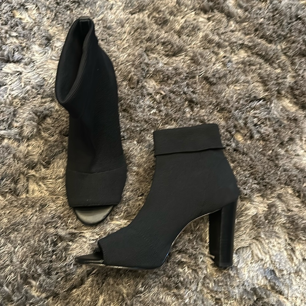 Avec Les Filles peep toe bootie size 8
